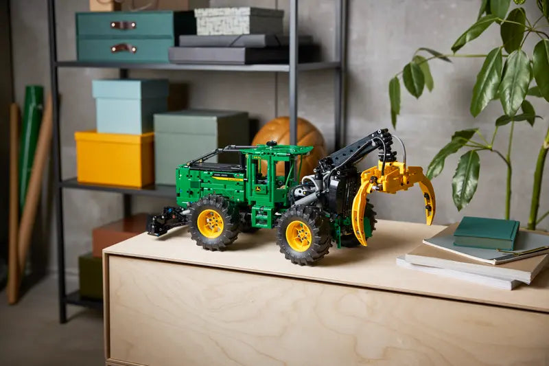 LEGO Technic 42157 John Deere 948L-II skovmaskine
